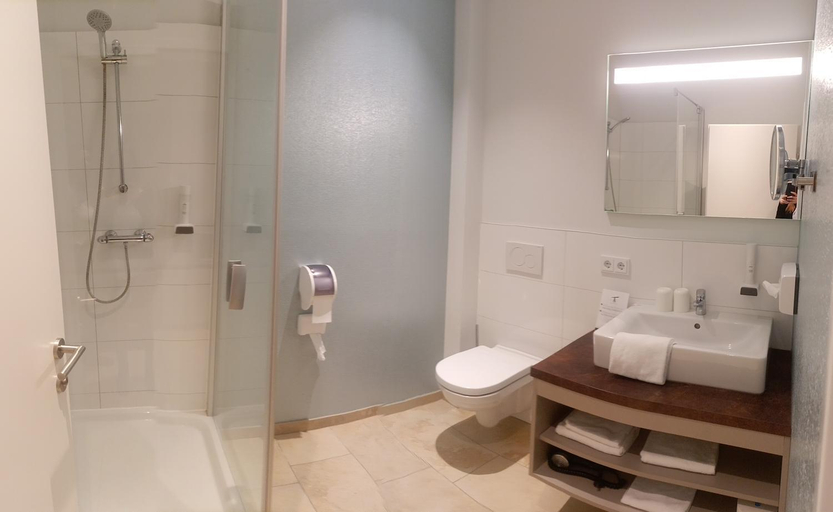 Bathroom 4, TT Aparthotel Neuhofen, Linz Land