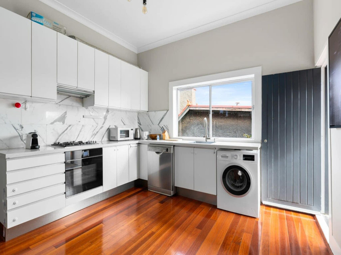 3, Huge Harbour View Apartment In Historic Home, Sydney