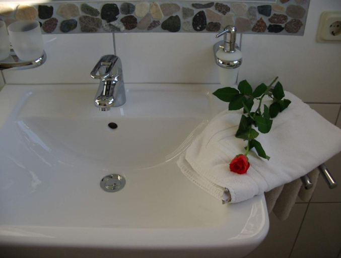 Bathroom 2, Gästehaus Alt Mehring, Trier-Saarburg