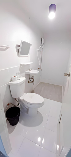Bathroom 4, Mitr Inn Yaowarat, Samphantawong