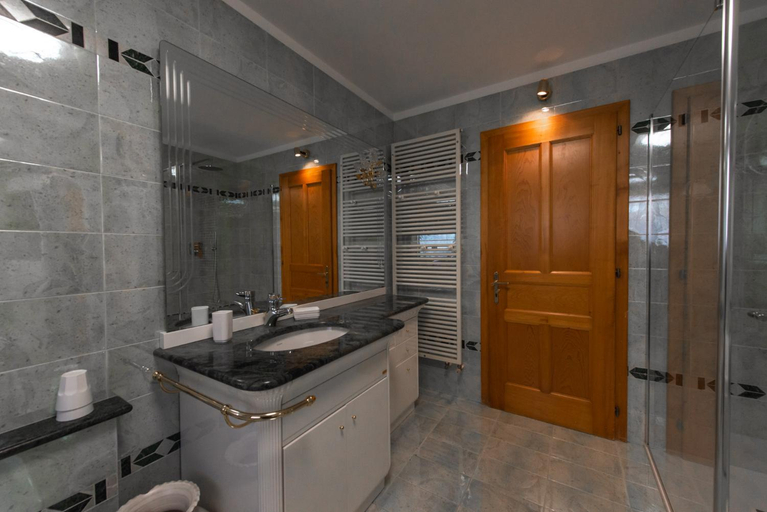 Bathroom 3, Appartamenti Majon Ladina, Trento