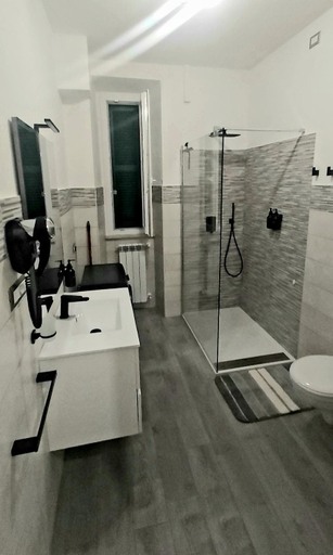 Bathroom 2, Bed & Breakfast Le Piazze, Latina