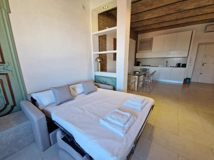 2, Fororomano Luxury, Rome