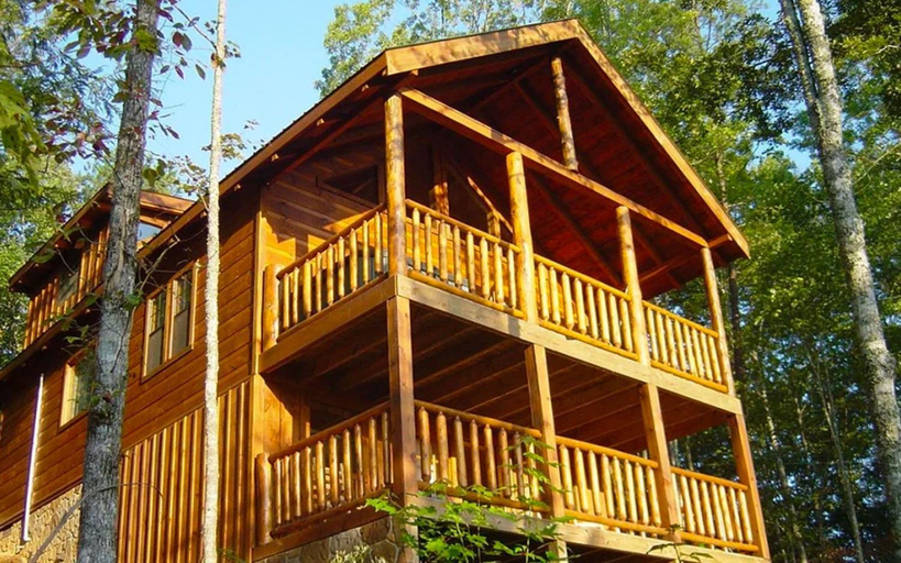 Exterior & Views 1, Almost Bearadise, Sevier