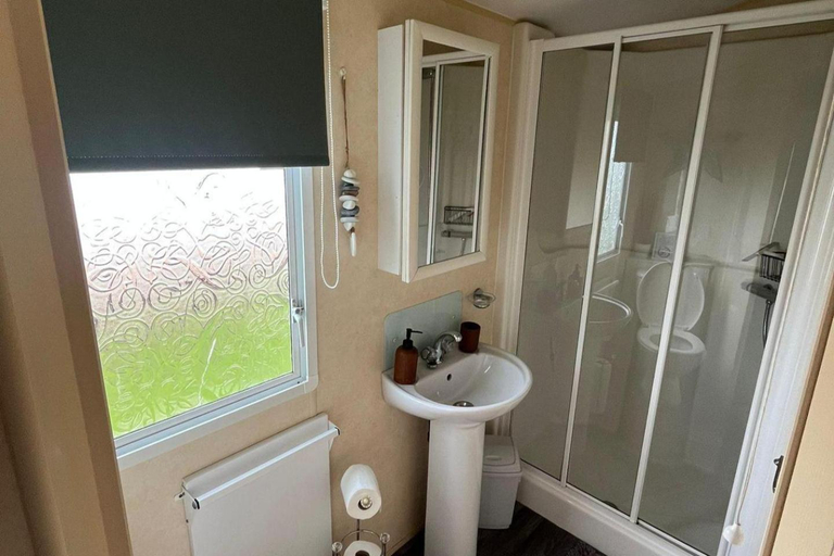 Shower, 2 Bedroom Caravan - Sleeps 6 - Parking Seaside, Conwy