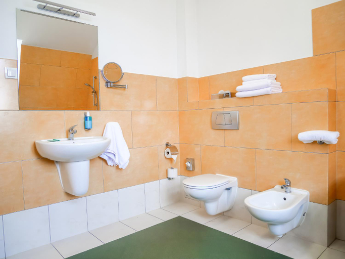 Bathroom 4, IMPERIAL Hotel, Kraków City