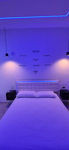 Others 5, Costantinopoli Suite, Bari