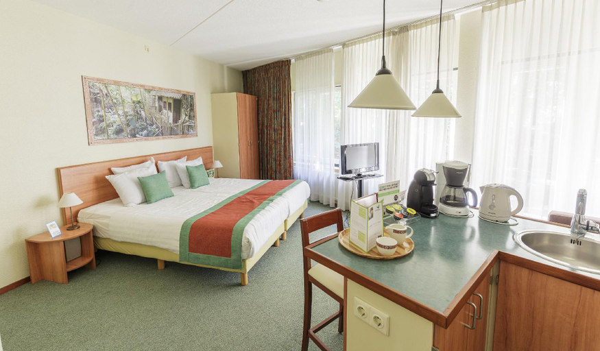 Bedroom 5, Hotel Het Heijderbos by Center Parks, Gennep
