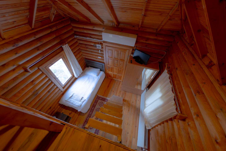 Bedroom 3, Oba Kutuk Evleri, Seben