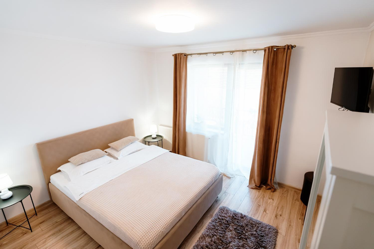 Bedroom 2, Oana's Boutique, Bran