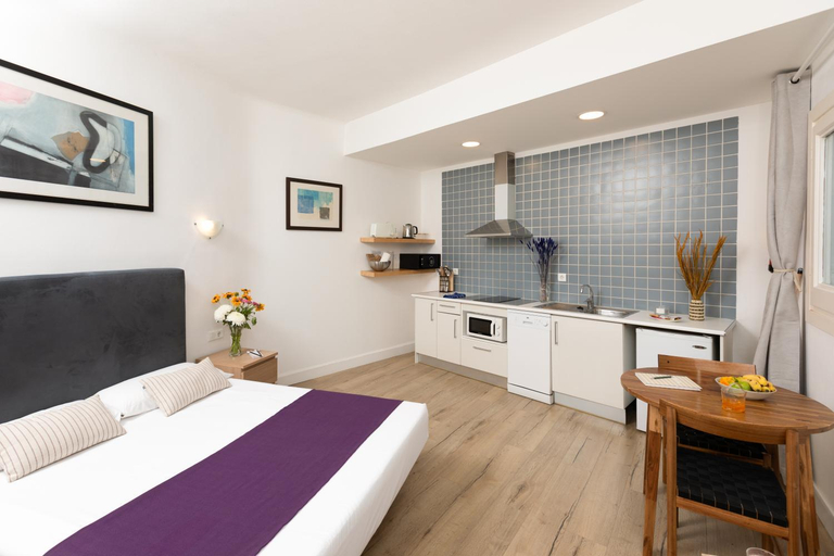Bedroom 2, Mayerling Bisbe Urquinaona, Barcelona
