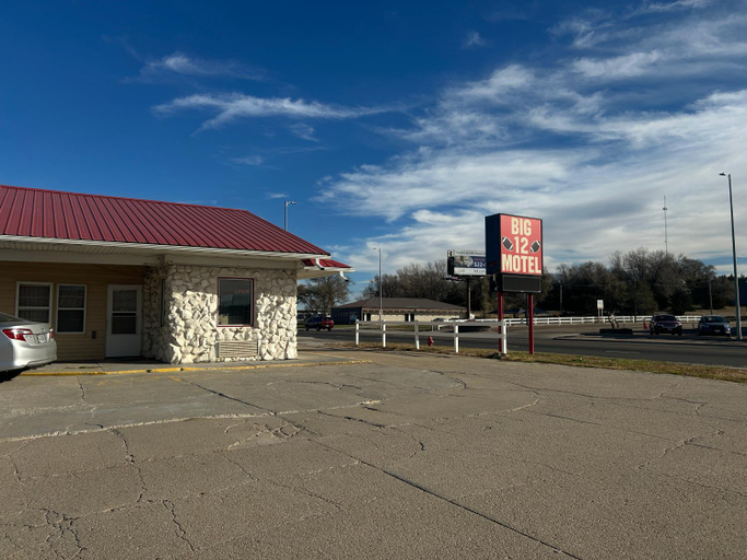 Others 2, Big 12 Motel Broken Bow NE, Custer