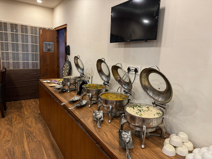 Food & Drinks 4, Hotel Ambika Residency, Kullu