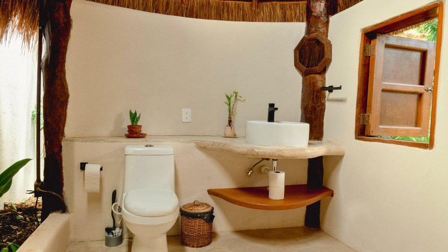 Bathroom 4, OMA CANCUN - Holistic Healing Center, Benito Juárez