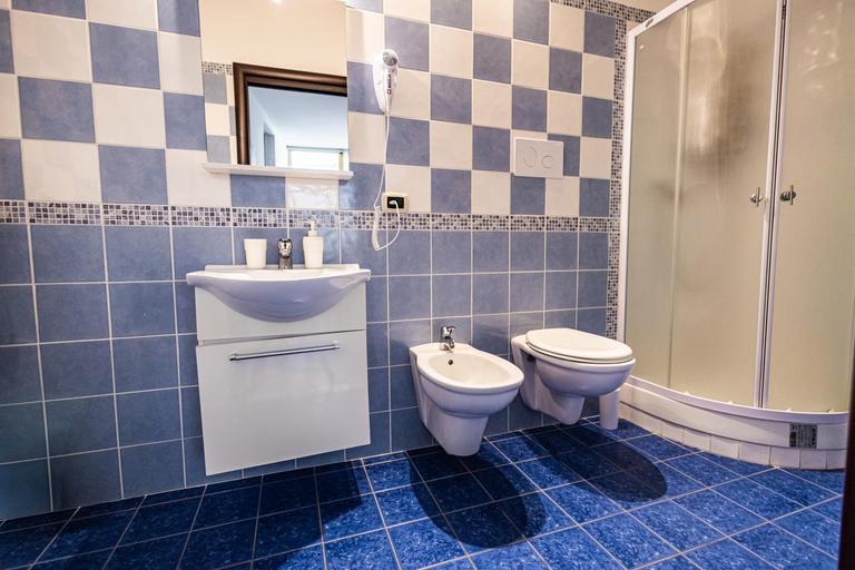 Bathroom 3, Palazzo ReSilente- B&B dell'Infopoint, Salerno