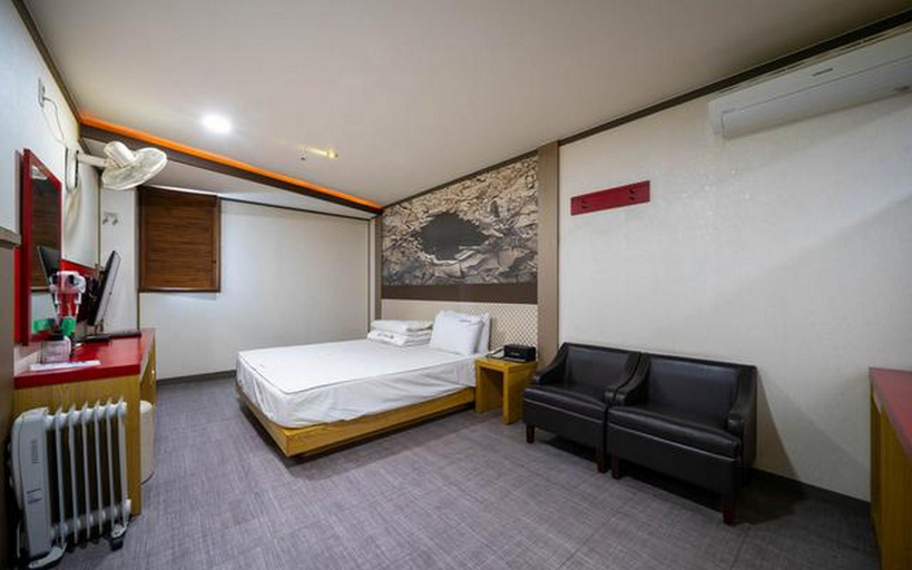 Bedroom 3, Busan Seomyeon Blooming Hotel, Busanjin