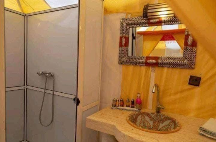 Bathroom 3, Overnight luxury camp merzouga, Errachidia