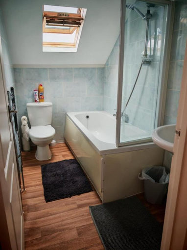 Bathroom 3, Marley Mansions Apartments - Clarendon Rd - Apartments 1, 2 & 3, Wirral