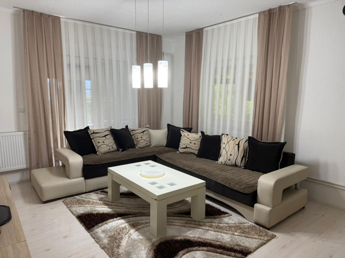 Others 5, Villa Rina