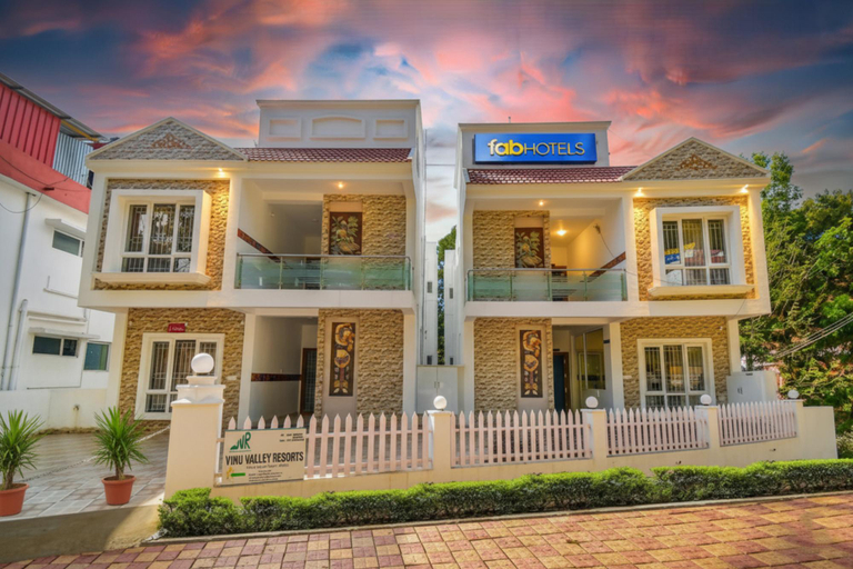 Exterior & Views