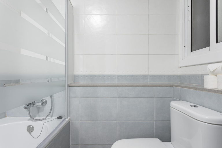 Bathroom 2, Ola Living Consell De Cent, Barcelona