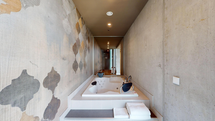 Bathroom 4, nhow Amsterdam RAI, Amsterdam
