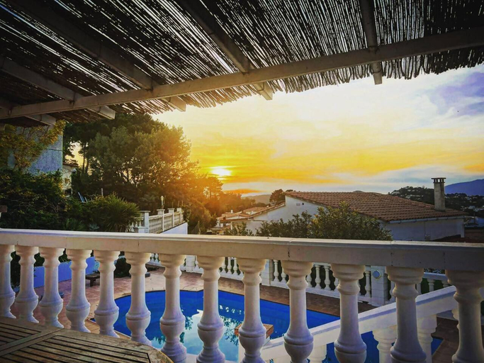Others 2, Villa Mas Blau Munt by Host&Joy, Girona