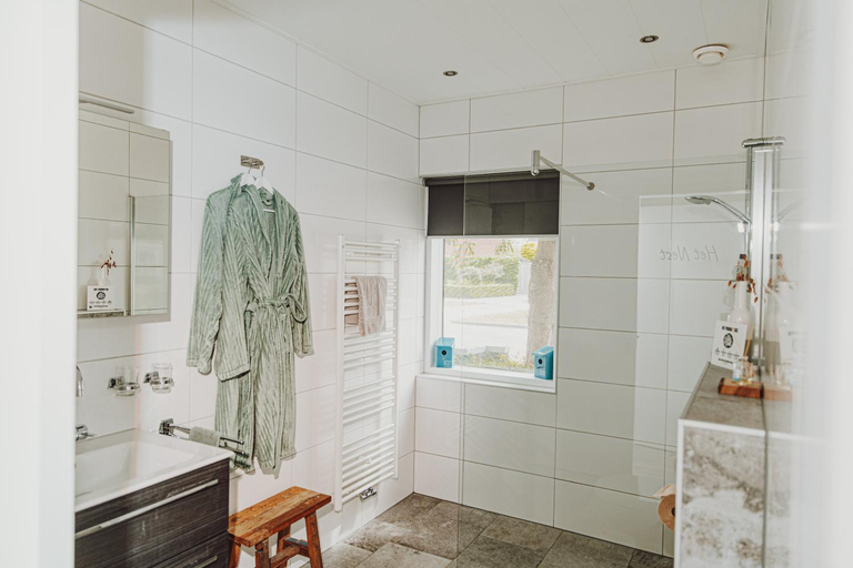 Bathroom 5, Bed & Breakfast Het Vinkenest Nijverdal, Hellendoorn