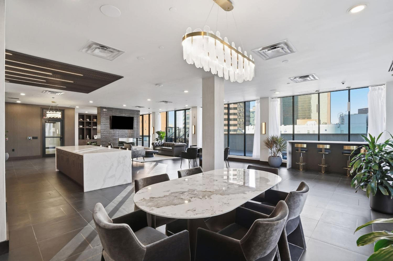 Food & Drinks 5, CozySuites - Remi, Dallas