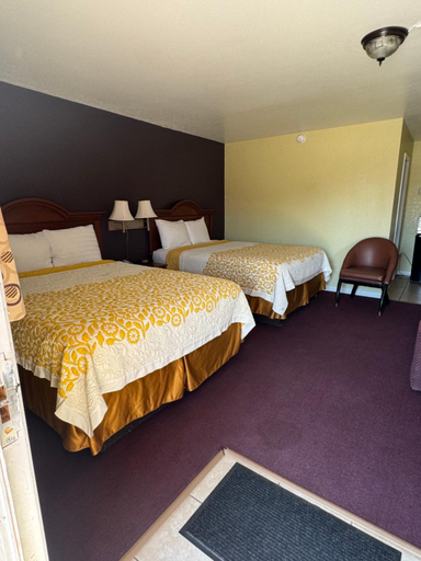 Bedroom 2, Choice Inn, Curry