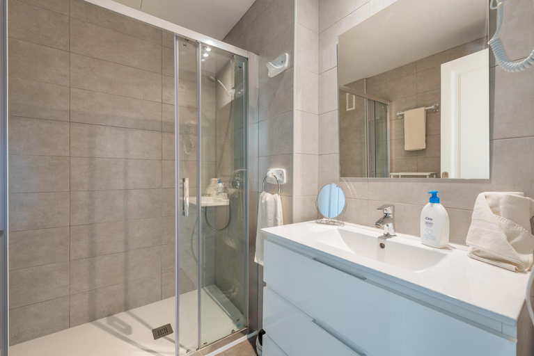 Bathroom 3, SUN OF THE BAY 3 (VIDALBA B3 - A3), Baleares