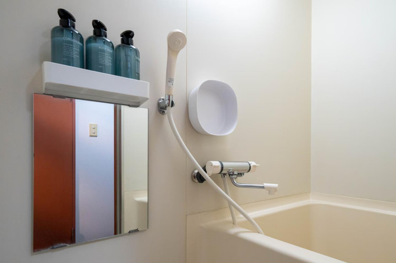 Bathroom 3, South 1014, Sapporo
