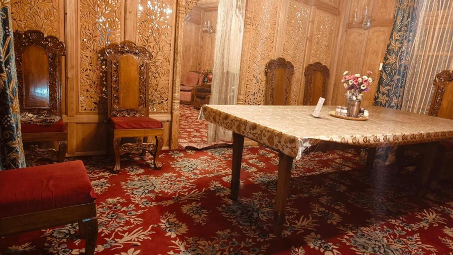 Others 4, Heritage Houseboat - Almost Heaven, Srinagar