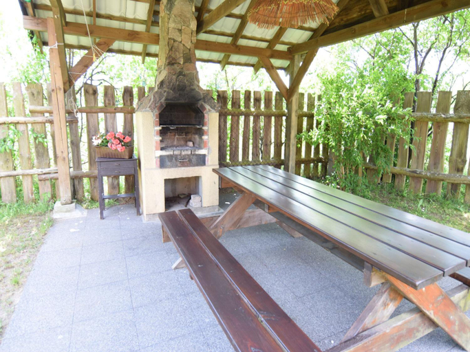 Others 4, Holiday Home in Parchowo by Lake Mausz, Bytów