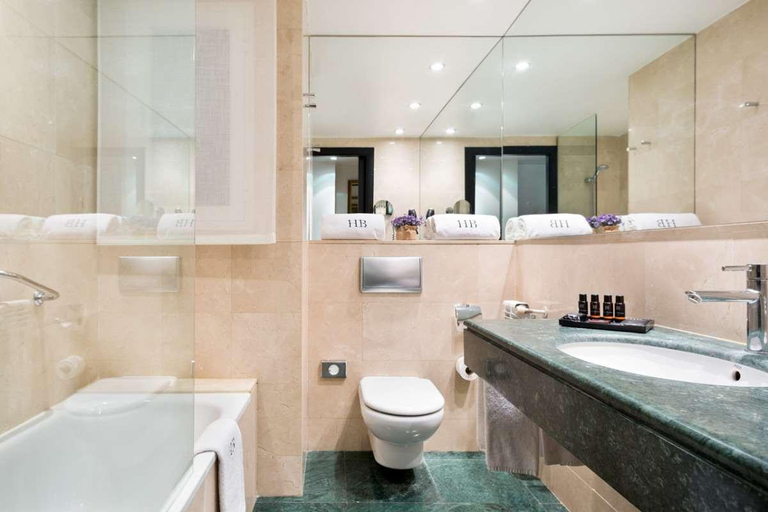 Bathroom 5, Hotel Balmoral, Barcelona