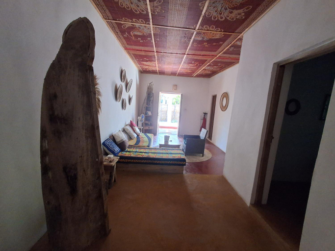 Others 3, Baraka house, Kusini