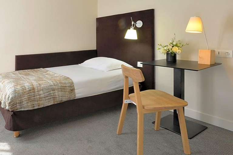 Bedroom 3, Hotel Be Onrii, Paris