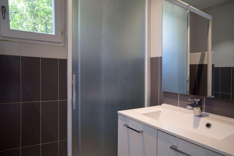 Bathroom 5, La Villa Vicha, The Originals Relais, Gard
