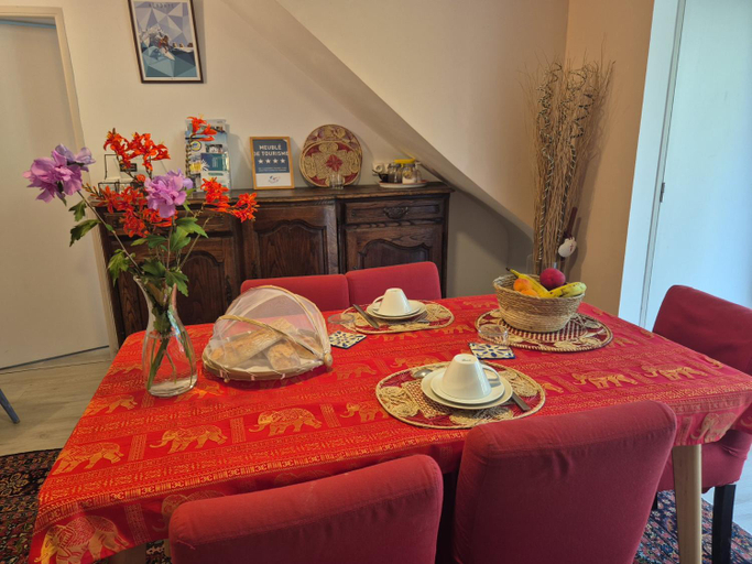Food & Drinks 5, Appartement avec cuisine et grande piscine chauffee, Pyrénées-Atlantiques
