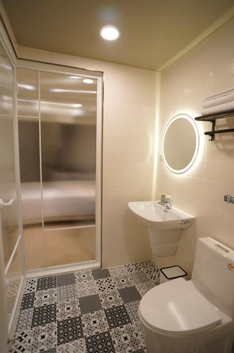 Bathroom 4, Sun&Sea B&B, Pingtung