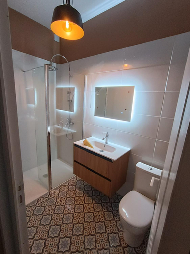 Bathroom 3, Chateau Meilhen, Gard