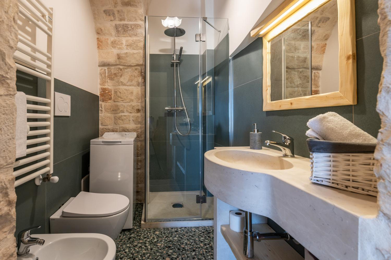 Bathroom 3, Dimore Crescenzio, Appartamenti con vista panoramica, Bari
