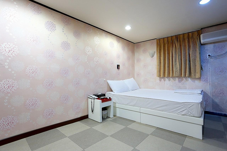 Others 5, Hoegi Cherry Motel, Dong-daemun