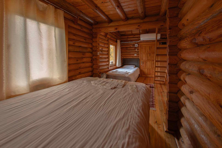 Bedroom 2, Oba Kutuk Evleri, Seben