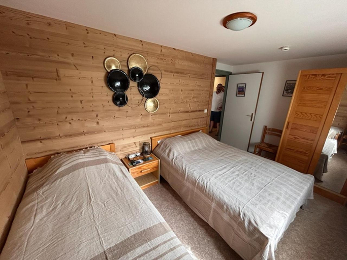 Bedroom 2, Auberge le bois du cornet, Haute-Savoie