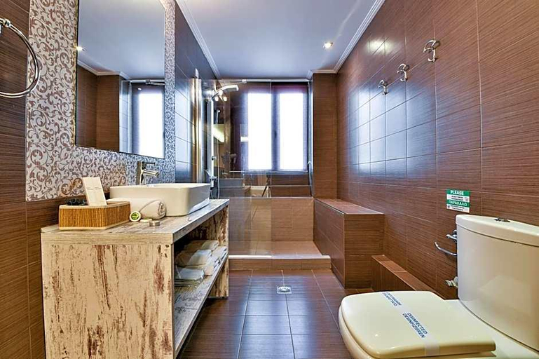 Bathroom 4, Athens Way, Attica