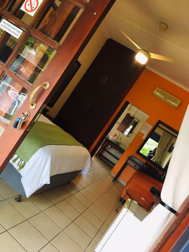 Others 3, Mzingeli Guesthouse, Uthungulu
