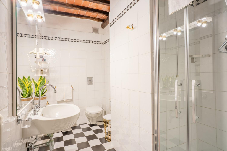 Bathroom 4, Monteriggioni, Siena