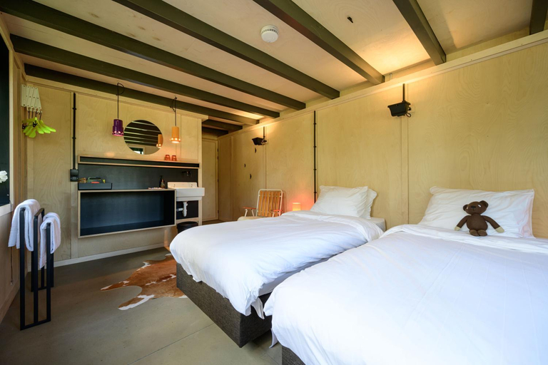 Bedroom, Het Lage Noorden, Ferwerderadiel