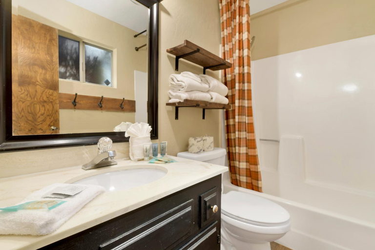 Bathroom, Moonridge Cottage #1817, San Bernardino
